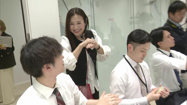 「話しかけたくなるか、ここが大事」 資生堂の美容部員が 市の新規採用職員に”身だしなみ講座” 福岡県久留米市|TBS NEWS DIG