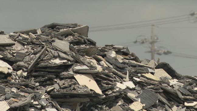 “アスベスト”を含む廃棄物…行政代執行の実施へ 業者が飛散防止のためシートをかける命令に従わず放置 愛知・一宮市|TBS NEWS DIG