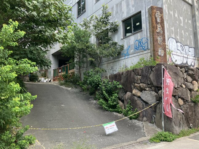 【独自】吉田兼好ゆかりの古刹の一部が「廃墟化」高校生らの心霊スポットに…　大阪府警がすでに11人を補導「夏休みなので取り締まりを強化」大阪・阿倍野区|TBS NEWS DIG