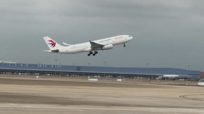 中国とインドを結ぶ直行便が5年ぶりに再開　両国の関係修復進む