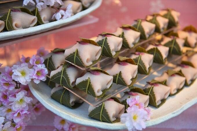 物価高で花見コスト最高､消費者は財布の紐締める-主役は外国人観光客