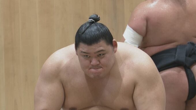 横綱・大の里 今場所初の黒星 伯桜鵬に敗れ全勝ストップ|TBS NEWS DIG