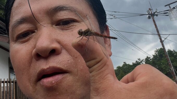【 スギちゃん 】トンボに懐かれ〝自然界から懐かれる、それが真のワイルド〟晩夏の風物詩にご満悦|TBS NEWS DIG