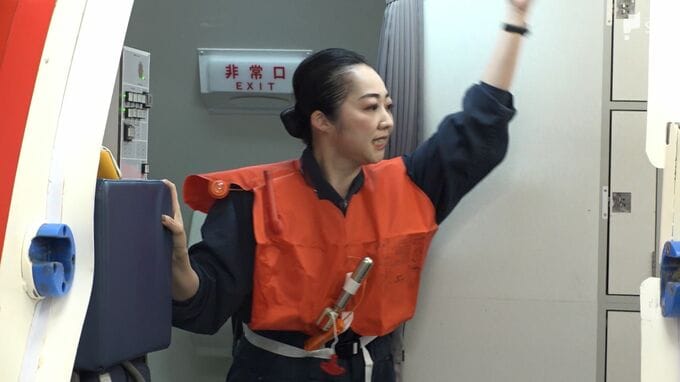 「常に五感を働かせて」客室乗務員もうひとつの顔は乗客の命守る 「保安要員」 航空会社の非常救難訓練に密着　　　　　　　　　　　　　|　静岡のニュース | SBSNEWS | 静岡放送