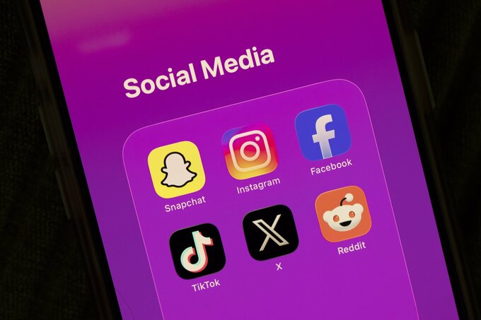 SNSへの投稿をためらうのはなぜ－記者たちの1カ月実験で見えたこと