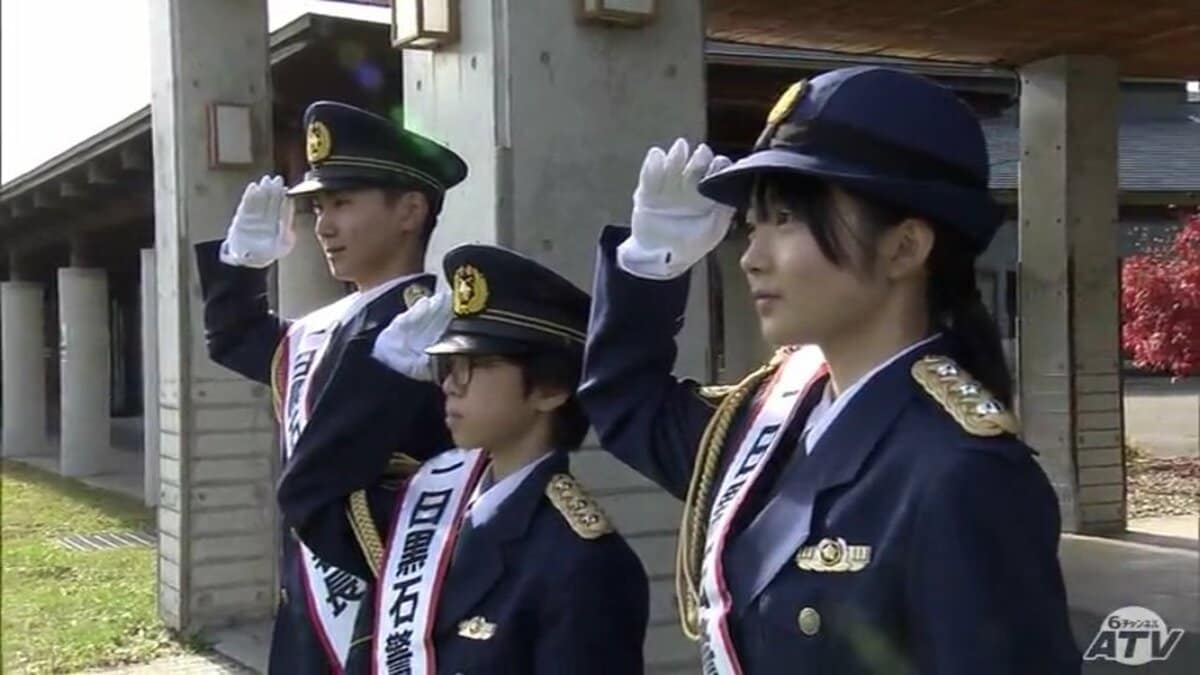 一生の宝物になった」中学生が一日警察署長に任命で 通常点検や交通