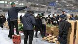 新しい高松市中央卸売市場の新青果棟で初セリ 夏や冬でも野菜などの適切な温度管理ができる閉鎖型の施設に【香川】|TBS NEWS DIG