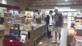 中央道・双葉SA(下り線) ショッピングコーナーがリニューアル 赤富士イメージのメロンパンや定番土産など 山梨|TBS NEWS DIG
