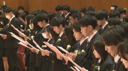 卒業式の会場は被災地から100キロ離れた金沢市で…石川県の輪島高校で