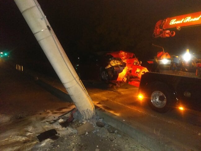 乗用車が対向車線にはみ出し電柱に衝突 1人重体1人重傷 山口・山陽小野田|TBS NEWS DIG