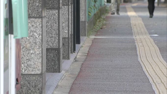 ホテル5階から30代の外国籍とみられる男性が飛び降り→歩道を歩いていた女性が巻き込まれる　男女とも意識あり|TBS NEWS DIG