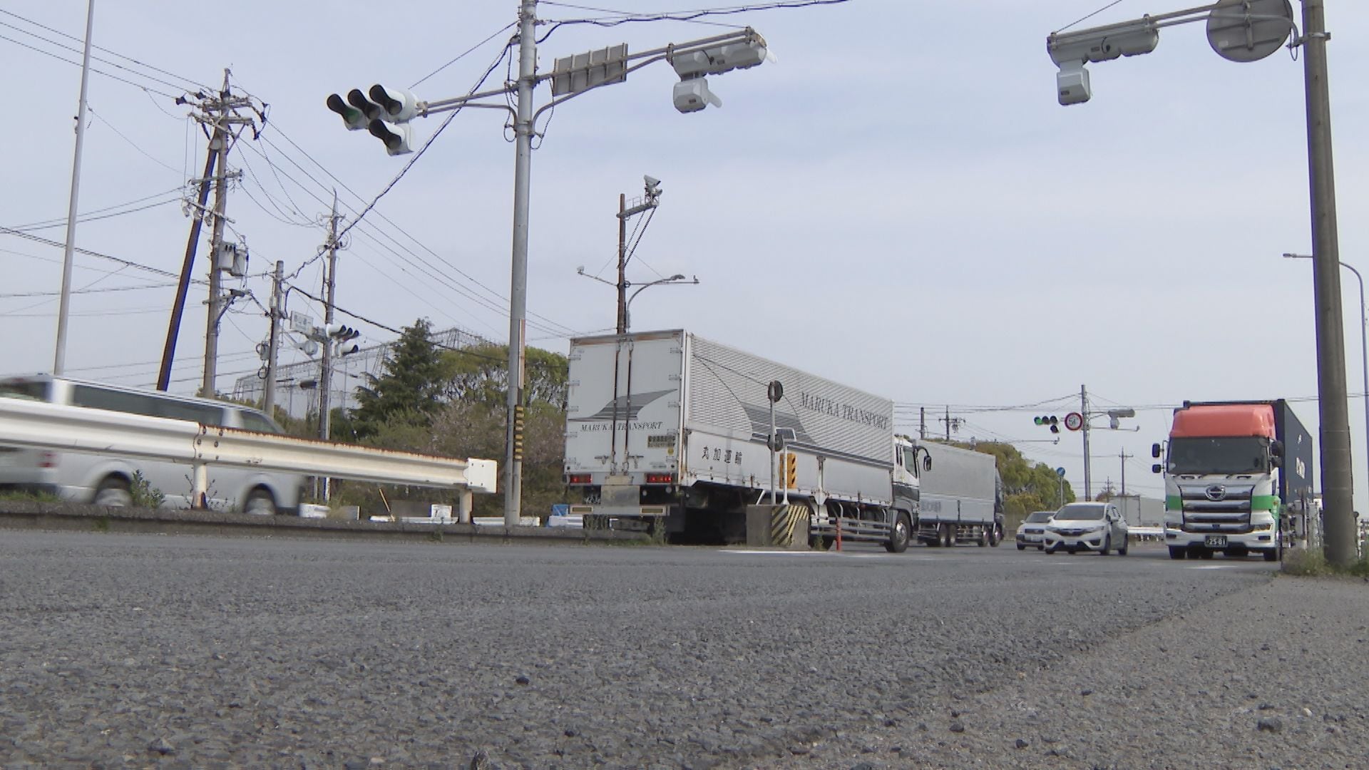未明に国道を自転車で横断していたら…88歳男性が軽ワゴン車にはねられ死亡　三重・四日市市