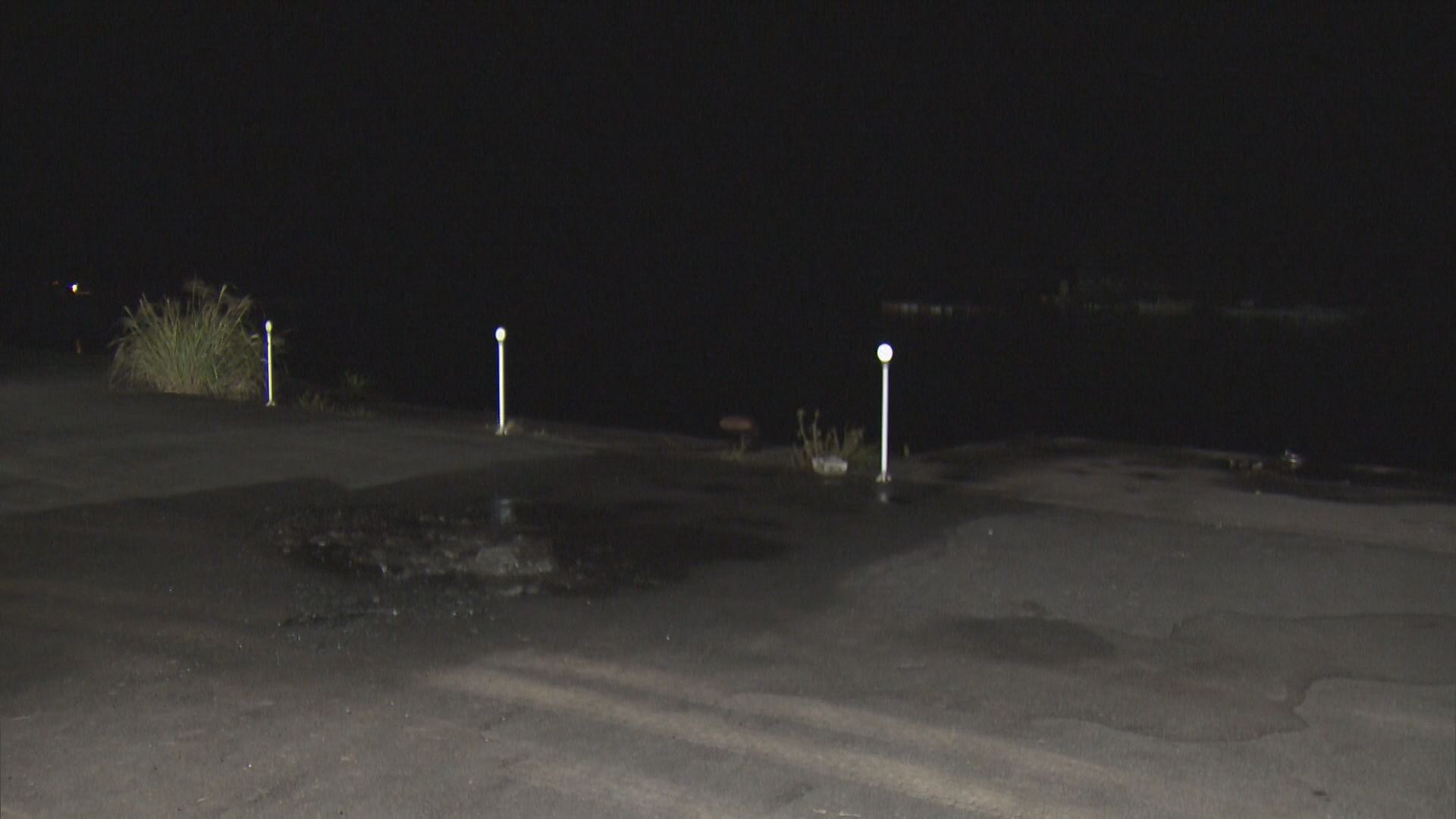 海中の車から小学生の子ども４人と父親の遺体が発見　妻が行方不明届を提出し捜索していた警察官が車を見つける　三重・南伊勢町