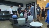 “砥部焼から創作のヒントを” 世界各国でアートを学ぶ学生が砥部を巡る 愛媛 | 愛媛のニュース - Nスタえひめ|あいテレビは6チャンネル