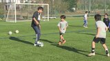 「テレビで見るよりすごく上手い」サッカー元日本代表の松井大輔さんらによるサッカー教室|TBS NEWS DIG