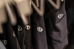 ルルレモン主力の黒レギンス、アウトレット店で山積み－アナリスト| TBS CROSS DIG with Bloomberg