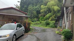 土砂崩れで住宅1棟巻き込まれる　住民2人の無事確認　1人と連絡とれず　大分・由布市|TBS NEWS DIG