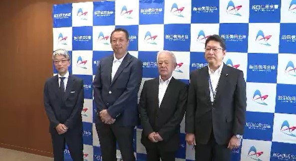 建設部門で建築から設備工事まで行う体制を目指す…綿半ホールディングス（本社・長野県飯田市）が電気設備工事を行う市内の企業を子会社化…成約式で双方代表が契約書など交換　|　SBC NEWS | 長野のニュース | SBC信越放送