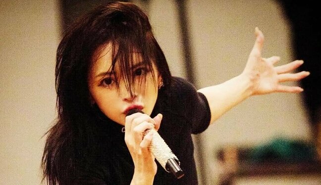 【浜崎あゆみ】 「汗水垂らしてスタジオの床をかけずり回って、何も無いところから芸術を創り出していく一座ってマジですげーなと 心からそう思ったんだよね」 SNSに想い|TBS NEWS DIG