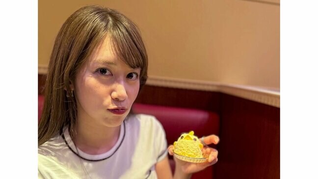【 中川安奈 】 「癒やされる〜」名古屋“ぴよりんカフェ”でのオフショットに反響 ヒヨコ型スイーツとのお揃い表情がキュート|TBS NEWS DIG