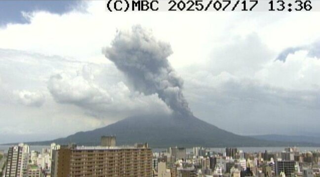 桜島で「連続噴火が継続」噴煙は最高3300ｍ【きょう17日～18日の降灰予報】鹿児島|TBS NEWS DIG