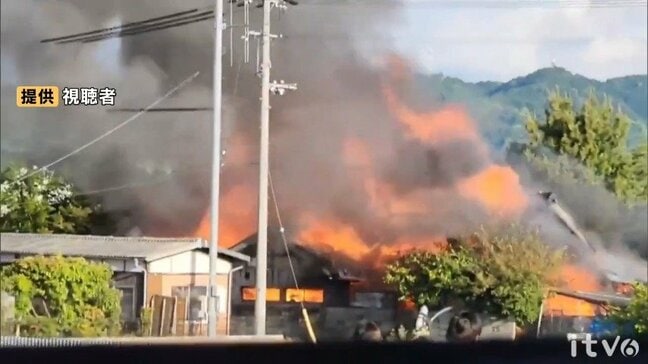 激しい炎  平屋建ての住宅を全焼 けが人なし 愛媛・松前町|TBS NEWS DIG