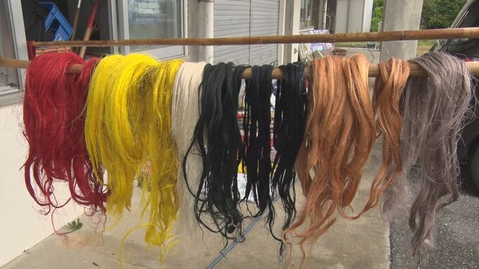5年に1度の「豊年祭」に向け 旗頭の装飾を草木染めで新調　伊計島|TBS NEWS DIG