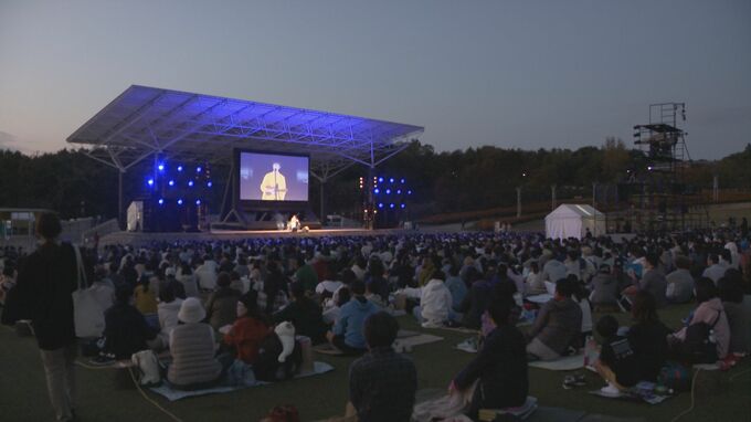 「猫の恩返し」主題歌を歌う、つじあやのさんが登場　ジブリパーク開園から１年を記念した特別イベントが開催|TBS NEWS DIG