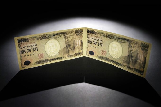 円が対ドルで下落転換、国内勢のドル需要強まる－一時は155円台前半