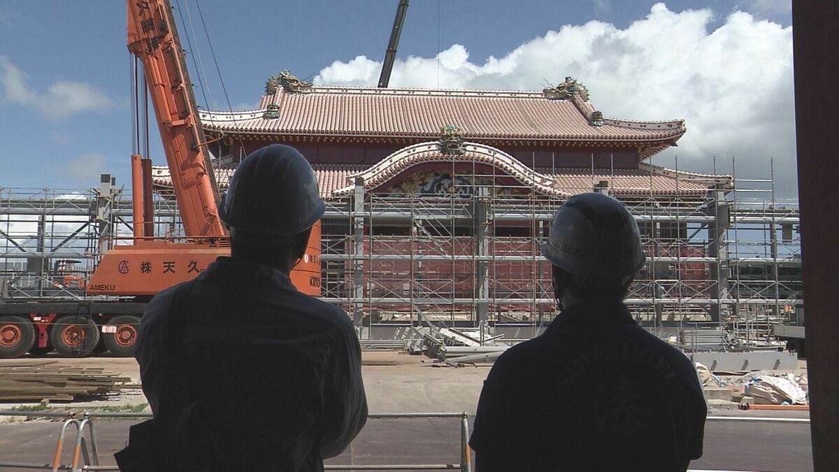 首里城柄三線 発見のきっかけは中学生が噂する「赤い川」 首里城の”赤”をよみがえら