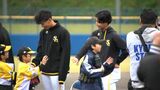 ホークスの現役選手が鹿児島で野球教室　大野稼頭央・正木智也・柳町達ら「自分も小さい時は野球教室に参加した」|TBS NEWS DIG