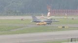 【速報】青森空港に米軍F16戦闘機1機が緊急着陸 F35Aの緊急着陸から12日後|TBS NEWS DIG