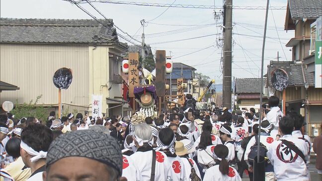 伊勢神宮「式年遷宮」で使われる木材運ぶ「御木曳初式」行われる 「最高の気分…」 市民ら3000人が外宮に向け参加 三重|TBS NEWS DIG