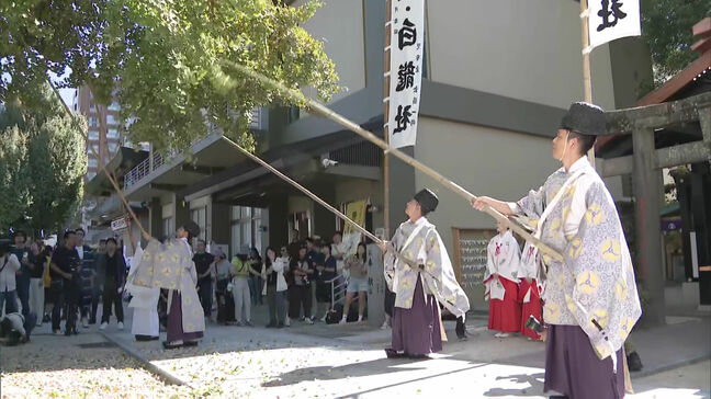 博多の街に本格的な秋の訪れ　櫛田神社で「ぎなん落とし」　福岡市|TBS NEWS DIG