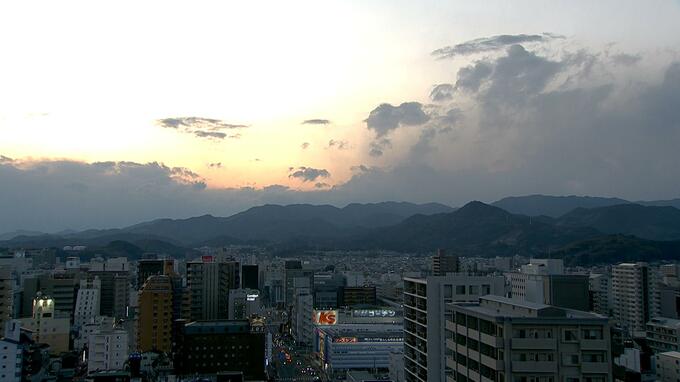 【大雪予報】24日朝までの12時間に最大で山地15cm、平地5cm予想　積雪・路面凍結による交通障害などに注意　|　高知のニュース・天気｜KUTV NEWS | KUTVテレビ高知
