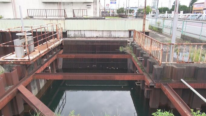 ポンプ場の地下にある水路で身元不明の男性遺体が見つかる　紺色の長袖シャツに茶色の作業ズボンを身に着け死後1か月以上が経過　三重・津市|TBS NEWS DIG