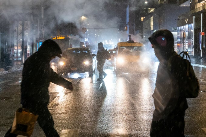 凍えるニューヨーク、降雪後に気温が急低下－米北東部の広範囲に警報