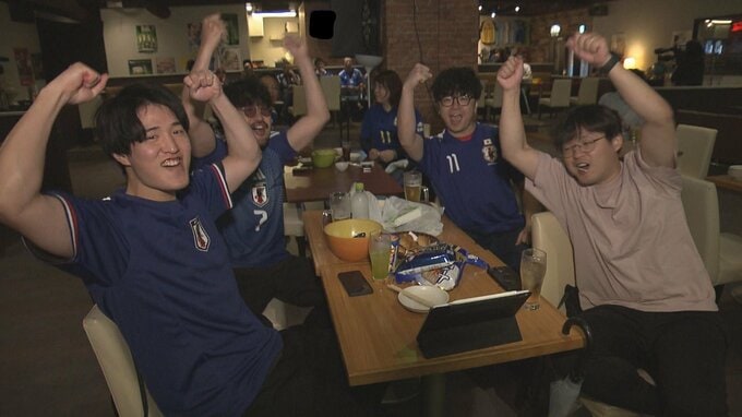 サッカーワールドカップ日本VSスウェーデン戦　盛岡市内のスポーツバーでもファンが観戦を楽しむ|TBS NEWS DIG