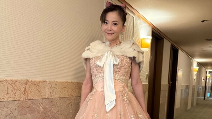 【 華原朋美 】　「とっても幸せな心に残るお時間」沖縄でディナーショー開催　ピンクと赤の華麗なドレスで観客を魅了|TBS NEWS DIG