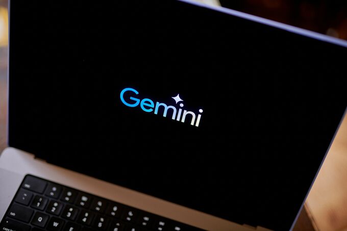 アルファベット株急伸、最新AIモデルGemini3への絶賛レビュー相次ぐ