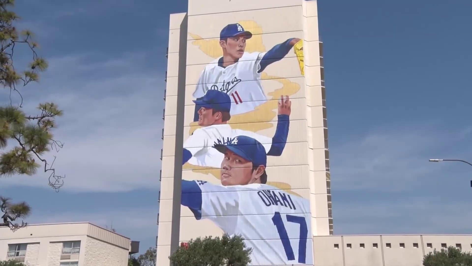 ダイヤモンドの侍たち」大谷翔平・山本由伸・佐々木朗希の巨大壁画が