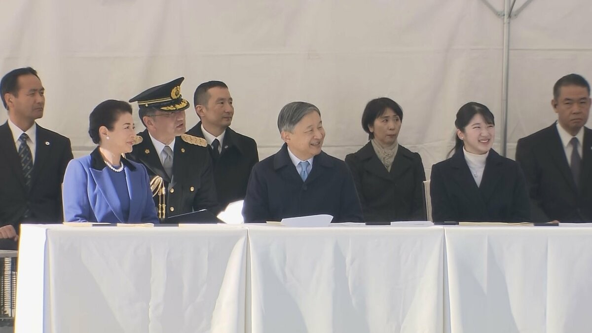 豪華　十六紋菊　座布団 約66cm　皇室　近衛師団　皇宮警察　禁衛府　天台宗 天皇皇后両陛下と愛子さま 皇宮警察の「年頭視閲式」を視察 創立140