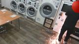 コインランドリーの精算機壊される 電動工具で“激しい火花” ディスクグラインダーか 2人組は結局何も取らず逃走 防犯カメラに一部始終 愛知・豊橋市 | 名古屋・愛知・岐阜・三重のニュース【CBC news】 | CBC web