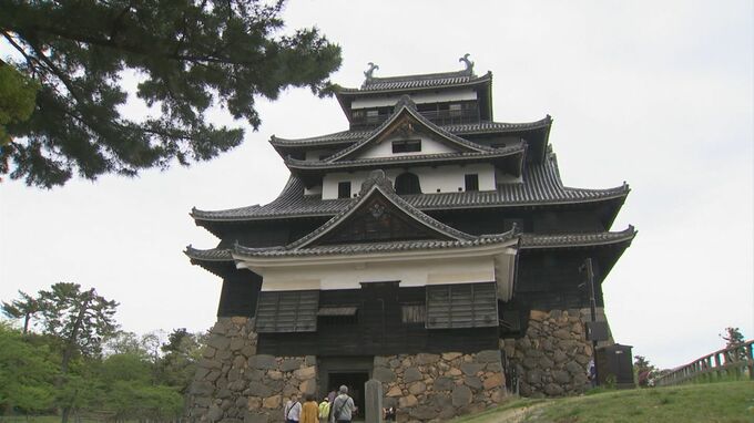 事業費が当初の2倍に…なぜ？国宝・松江城天守の「令和の大修理」物価高騰に工期の延長「せっかく修理をするのであれば…」島根・松江市|TBS NEWS DIG