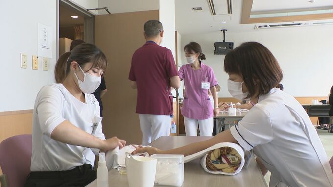 ハンドマッサージ・爪磨きのボランティア活動 専門学校生が医療従事者に　|　石川県のニュース｜MRO北陸放送