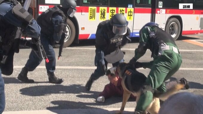 「テロ未然防止は企業や地域住民の協力が不可欠」東急バスの車内でテロ想定訓練　警視庁|TBS NEWS DIG