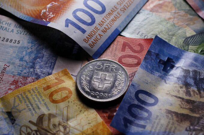 円よりスイスフラン、政治的不確実性が円の重し－ゴールドマンとBofA