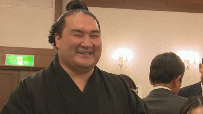 甲府市出身竜電　力強く春場所への決意を述べる　高田川部屋の交流会|TBS NEWS DIG