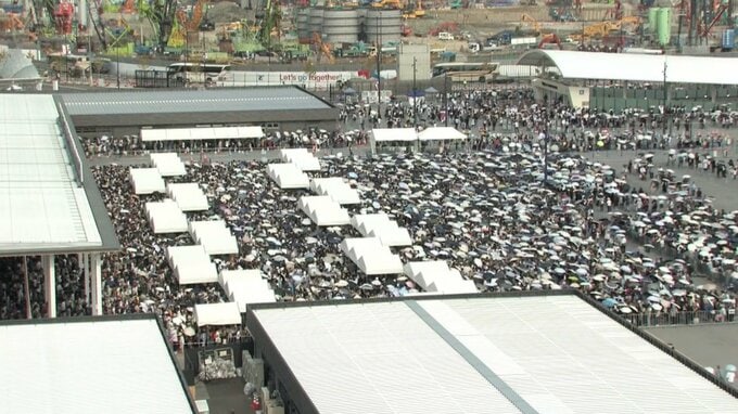 【駆け込み万博】東ゲートには朝から入場待ちの長い列が…3連休明けの16日(火)は20.5万人が来場　閉幕日まで「毎日大変混雑」で入場枠が満員の日も…|TBS NEWS DIG