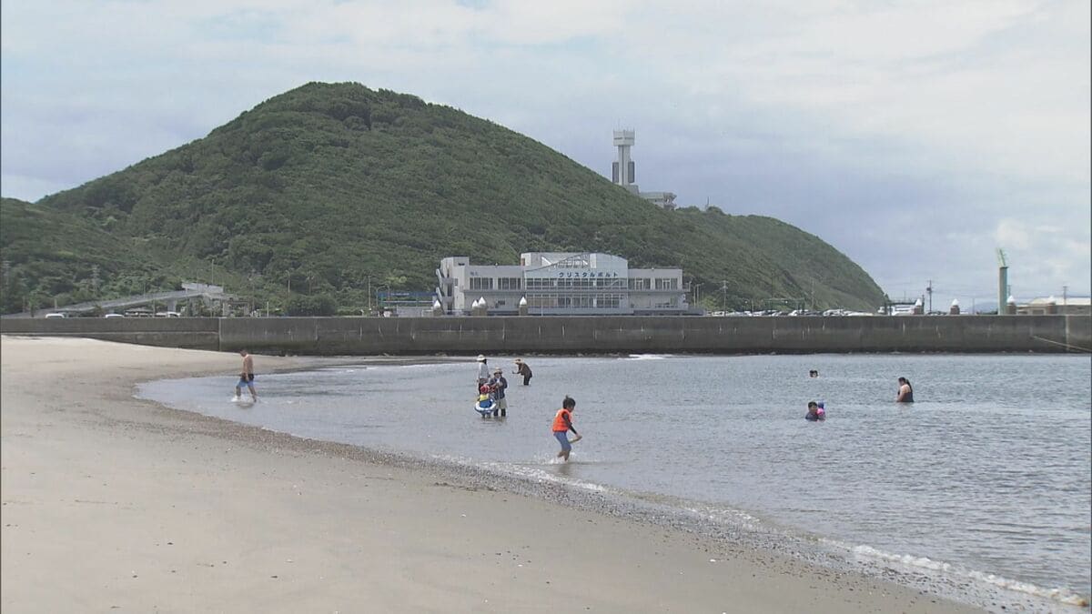 透明度の高い海水が魅力！ 南国ムード漂う伊良湖海水浴場で海開き いよいよシーズン到来 愛知・田原市